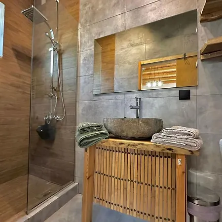 Angels Court Doukádes